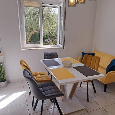La Petite Maison Splitska Luaran gambar