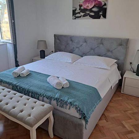 La Petite Maison Splitska Luaran gambar